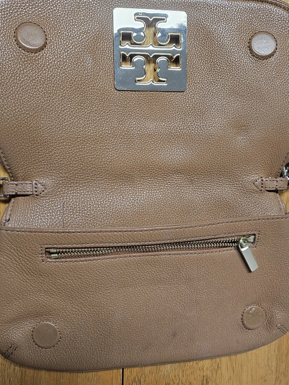 Tory Burch Tan Leather Crossbody Bag Chain Strap Minimalist Neutral Camel‎ Brown